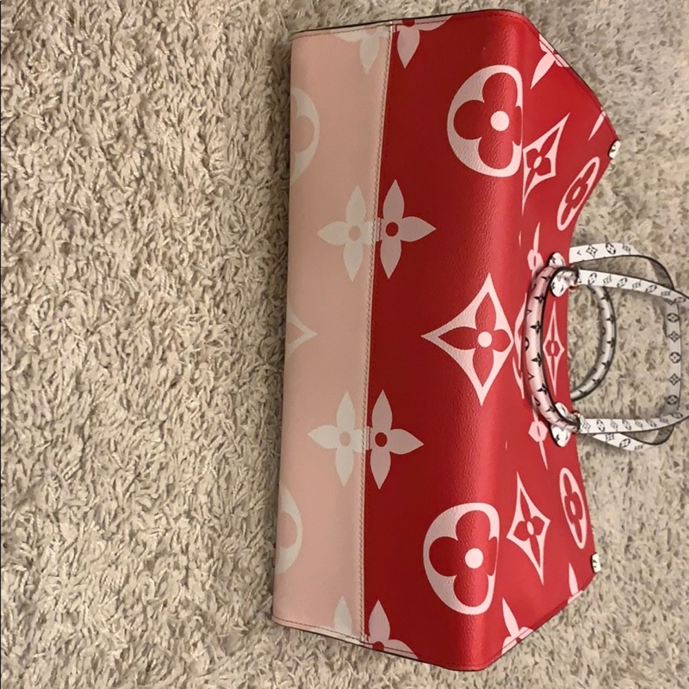 Louis Vuitton Giant Monogram - On The Go Tote - Picture 3 of 8